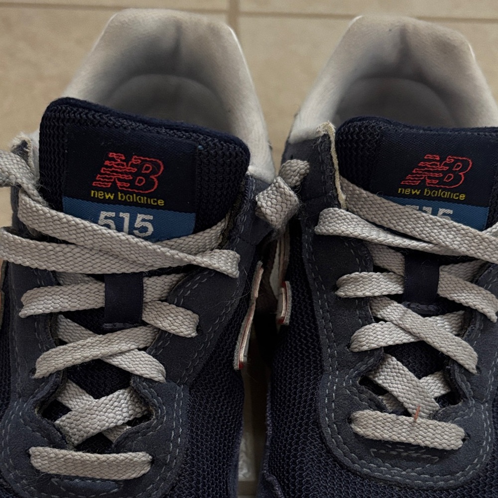 New Balance Dark Blue Sneakers with Red and White Details - Picture 4 of 4
